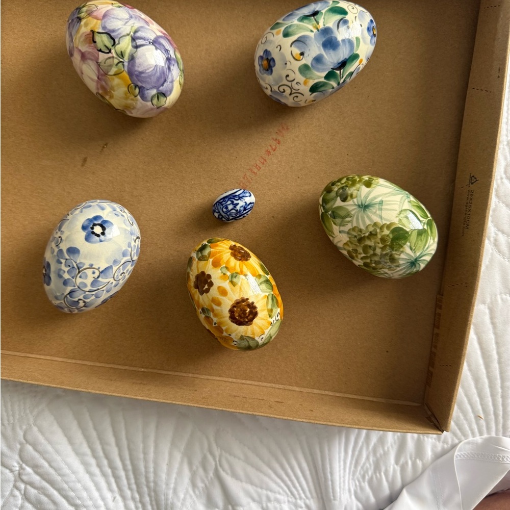 Hand-Painted Floral Decorative Eggs